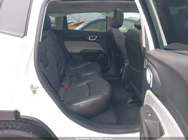 3C4NJDFB4NT211280 2022 JEEP COMPASS - Image 8