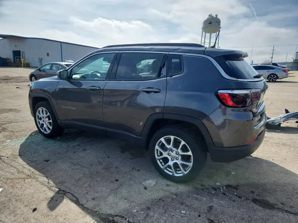 3C4NJDFB4NT211537 2022 JEEP COMPASS - Image 2