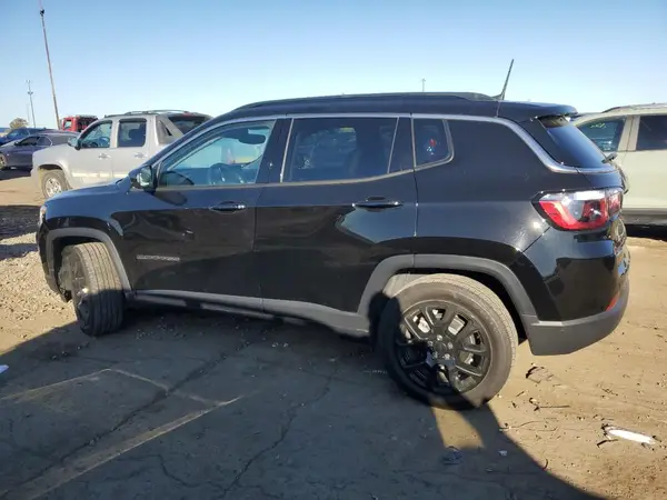 3C4NJDFB4NT236194 2022 JEEP COMPASS - Image 2