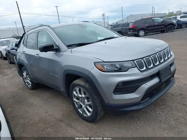 3C4NJDFB5NT112287 2022 JEEP COMPASS - Image 1