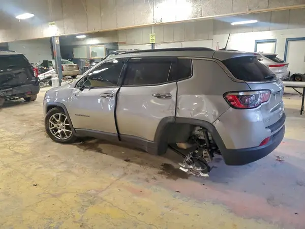 3C4NJDFB5NT133334 2022 JEEP COMPASS - Image 2