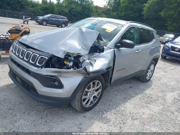 3C4NJDFB5NT135908 2022 JEEP COMPASS - Image 2