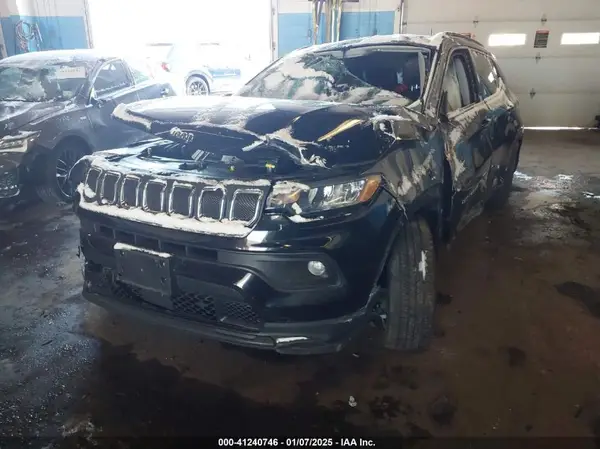 3C4NJDFB5NT173610 2022 JEEP COMPASS - Image 2