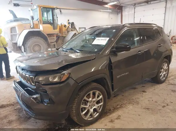 3C4NJDFB5NT177043 2022 JEEP COMPASS - Image 2