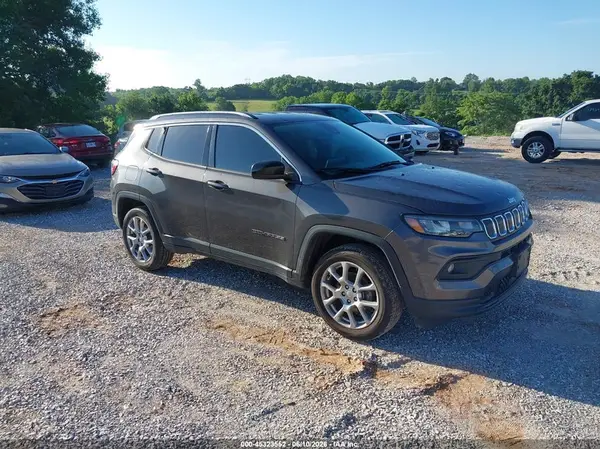 3C4NJDFB5NT221686 2022 JEEP COMPASS - Image 1