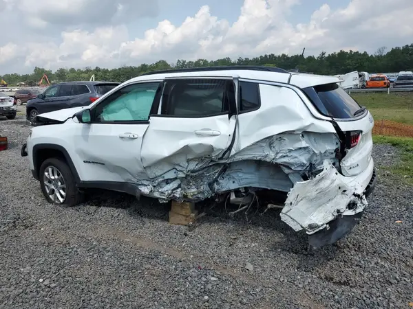 3C4NJDFB5NT233207 2022 JEEP COMPASS - Image 2