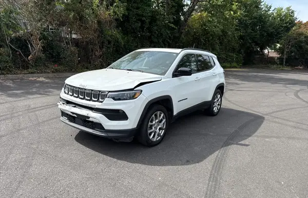 3C4NJDFB6NT164933 2022 JEEP COMPASS - Image 2