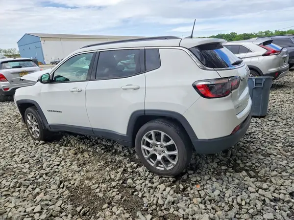 3C4NJDFB6NT172465 2022 JEEP COMPASS - Image 2