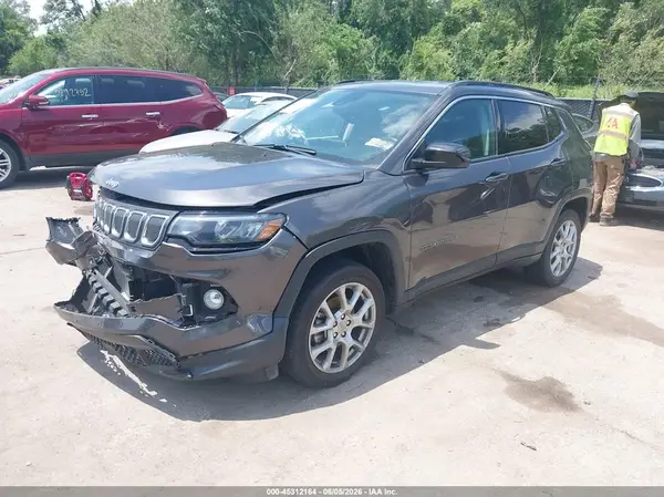 3C4NJDFB6NT204055 2022 JEEP COMPASS - Image 2