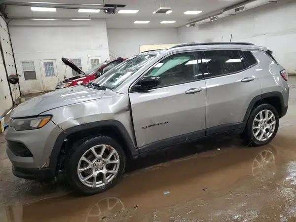 3C4NJDFB6NT224564 2022 JEEP COMPASS - Image 1