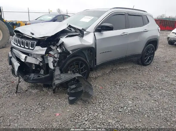 3C4NJDFB7NT129687 2022 JEEP COMPASS - Image 2