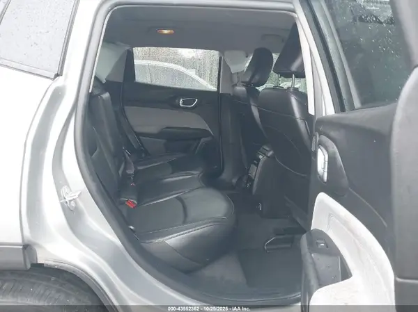 3C4NJDFB7NT129687 2022 JEEP COMPASS - Image 8