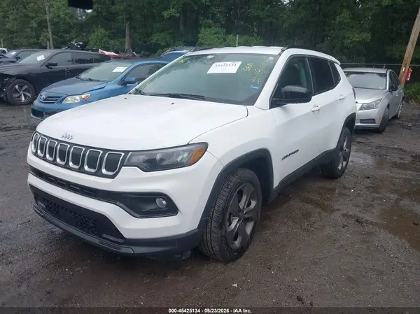 3C4NJDFB7NT130645 2022 JEEP COMPASS - Image 2