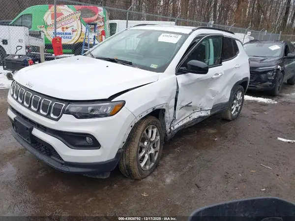 3C4NJDFB7NT133335 2022 JEEP COMPASS - Image 2