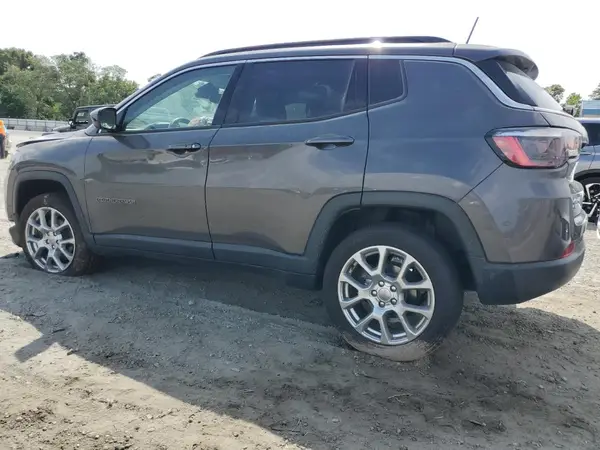 3C4NJDFB7NT133447 2022 JEEP COMPASS - Image 2