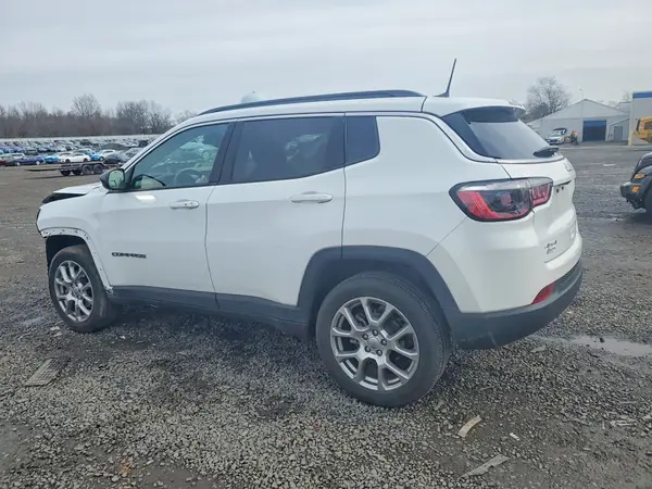 3C4NJDFB7NT169851 2022 JEEP COMPASS - Image 2