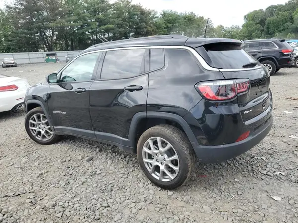 3C4NJDFB7NT184804 2022 JEEP COMPASS - Image 2