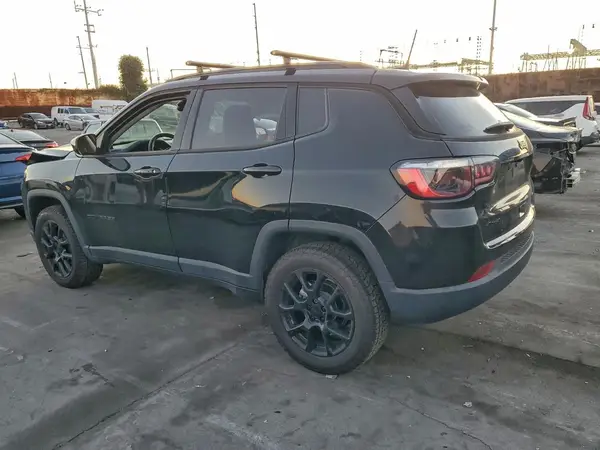 3C4NJDFB7NT196757 2022 JEEP COMPASS - Image 2
