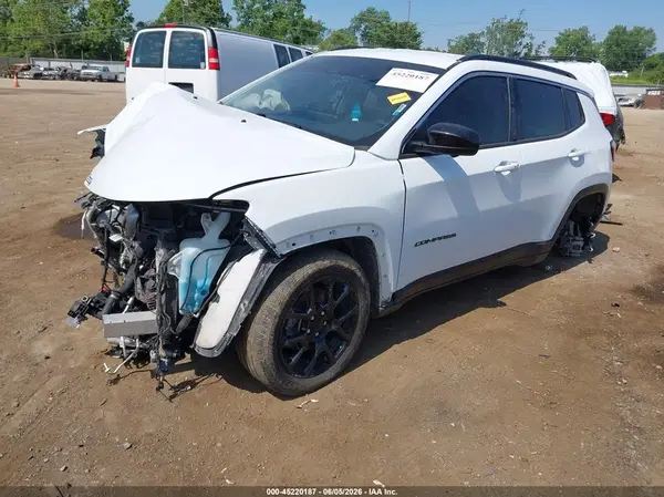 3C4NJDFB8NT126054 2022 JEEP COMPASS - Image 2