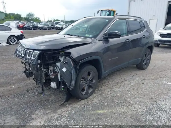 3C4NJDFB8NT129374 2022 JEEP COMPASS - Image 2