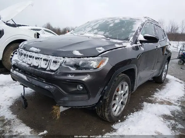 3C4NJDFB8NT129486 2022 JEEP COMPASS - Image 2