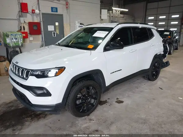 3C4NJDFB8NT132386 2022 JEEP COMPASS - Image 2
