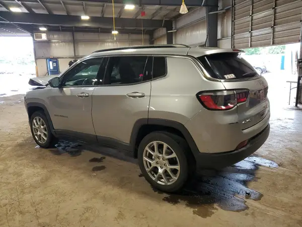 3C4NJDFB8NT173682 2022 JEEP COMPASS - Image 2