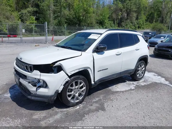 3C4NJDFB8NT178719 2022 JEEP COMPASS - Image 2