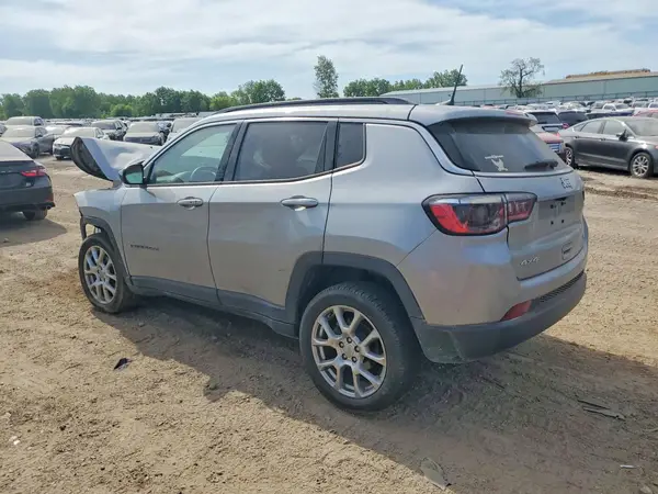 3C4NJDFB8NT185962 2022 JEEP COMPASS - Image 2