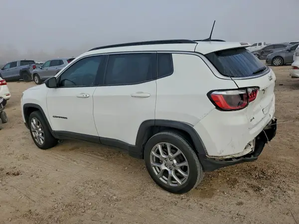 3C4NJDFB8NT186321 2022 JEEP COMPASS - Image 2