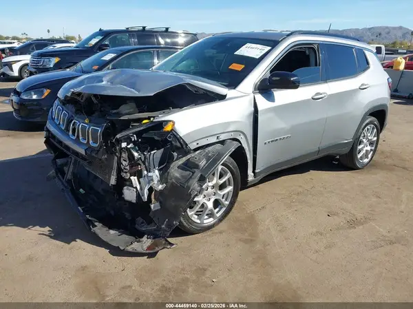 3C4NJDFB8NT187064 2022 JEEP COMPASS - Image 2