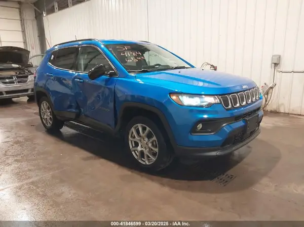 3C4NJDFB8NT194788 2022 JEEP COMPASS - Image 1