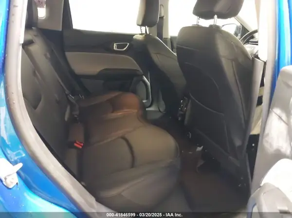 3C4NJDFB8NT194788 2022 JEEP COMPASS - Image 8