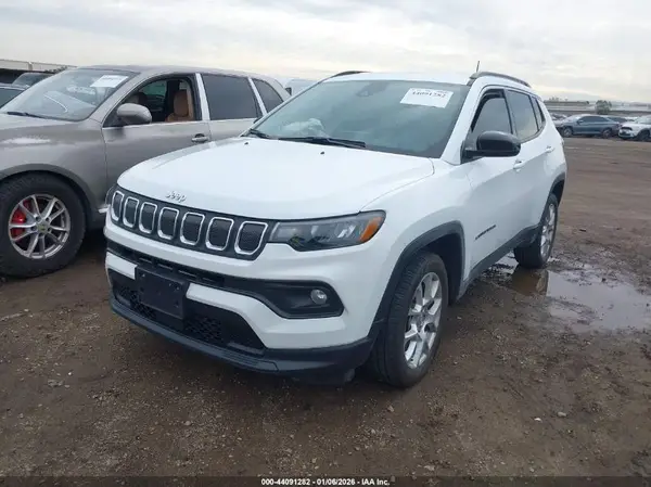 3C4NJDFB8NT197416 2022 JEEP COMPASS - Image 2