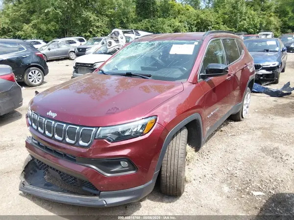 3C4NJDFB8NT207099 2022 JEEP COMPASS - Image 2