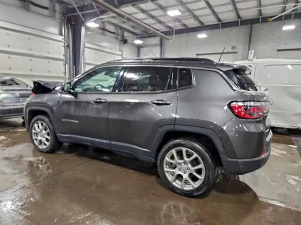3C4NJDFB8NT219155 2022 JEEP COMPASS - Image 2
