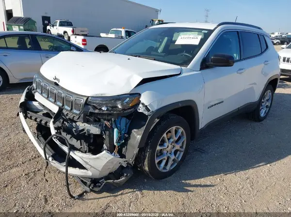 3C4NJDFB8NT219172 2022 JEEP COMPASS - Image 2