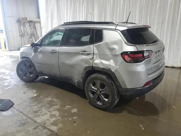 3C4NJDFB9NT117377 2022 JEEP COMPASS - Image 2