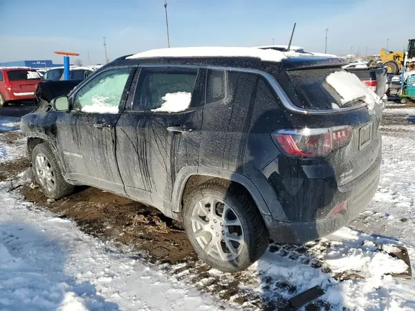 3C4NJDFB9NT117427 2022 JEEP COMPASS - Image 2