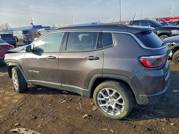 3C4NJDFB9NT117430 2022 JEEP COMPASS - Image 2