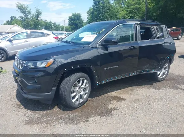 3C4NJDFB9NT117881 2022 JEEP COMPASS - Image 2