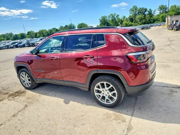 3C4NJDFB9NT141226 2022 JEEP COMPASS - Image 2