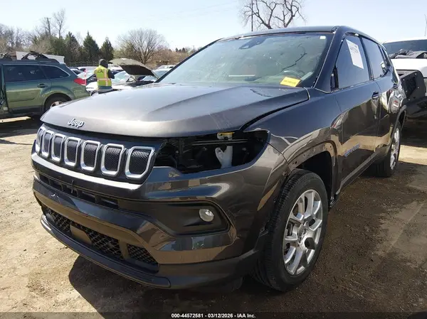 3C4NJDFB9NT165882 2022 JEEP COMPASS - Image 2
