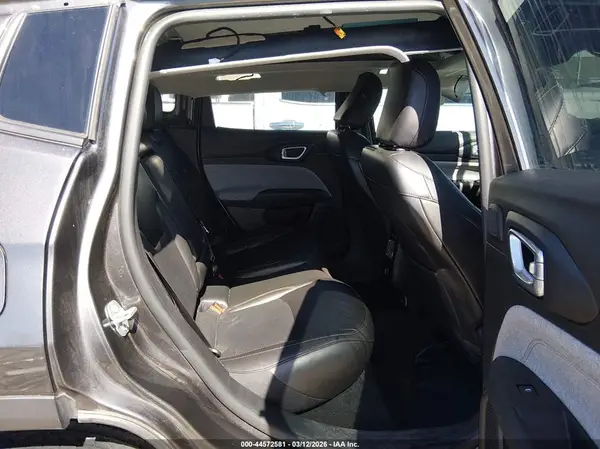 3C4NJDFB9NT165882 2022 JEEP COMPASS - Image 8