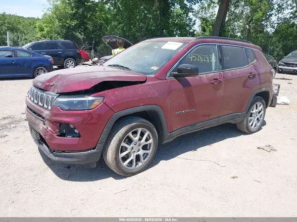 3C4NJDFB9NT172413 2022 JEEP COMPASS - Image 2