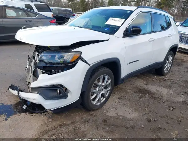 3C4NJDFB9NT175702 2022 JEEP COMPASS - Image 2