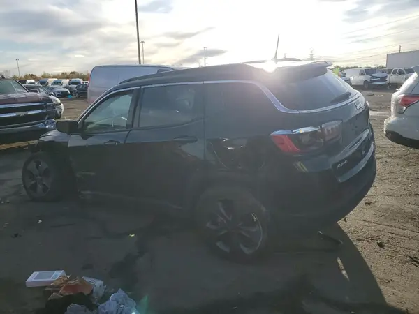 3C4NJDFB9NT177515 2022 JEEP COMPASS - Image 2