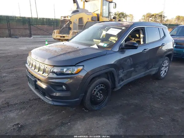 3C4NJDFB9NT204566 2022 JEEP COMPASS - Image 2
