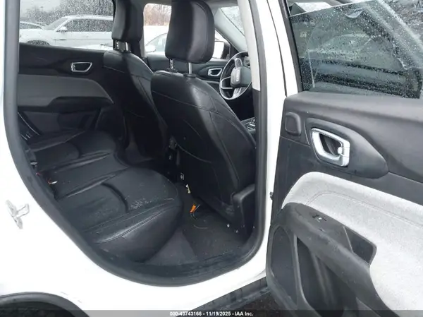 3C4NJDFB9NT216202 2022 JEEP COMPASS - Image 8