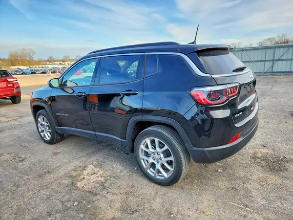 3C4NJDFB9NT218807 2022 JEEP COMPASS - Image 2